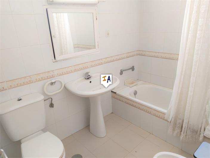 Image No.16-5 Bed House for sale