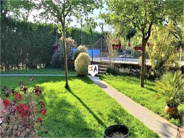 Image No.7-5 Bed House for sale