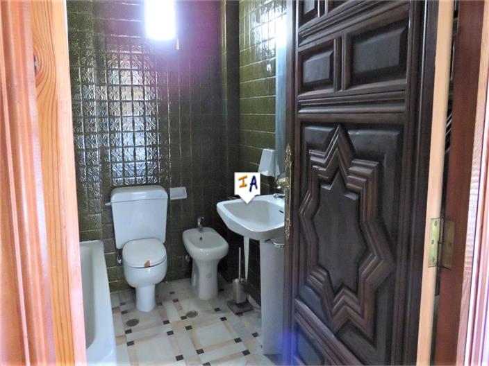 Image No.14-3 Bed House for sale