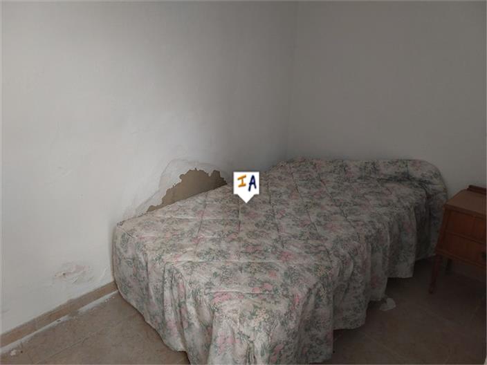 Image No.15-3 Bed House for sale