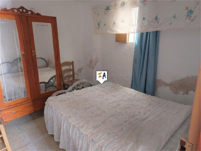 Image No.9-3 Bed House for sale