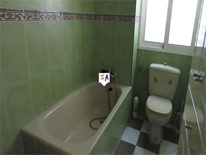 Image No.7-3 Bed House for sale