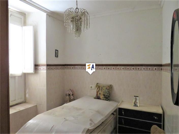 Image No.7-6 Bed House for sale