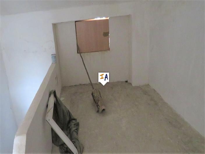 Image No.11-5 Bed House for sale