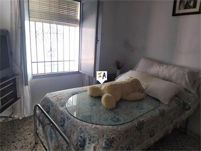 Image No.12-4 Bed House for sale