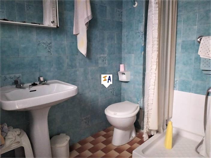 Image No.6-4 Bed House for sale