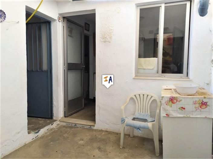 Image No.8-4 Bed House for sale