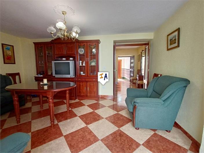 Image No.16-4 Bed House for sale