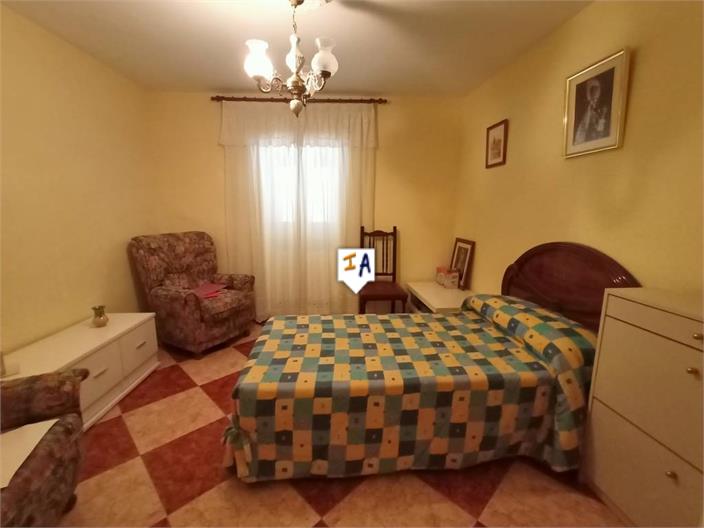 Image No.17-4 Bed House for sale