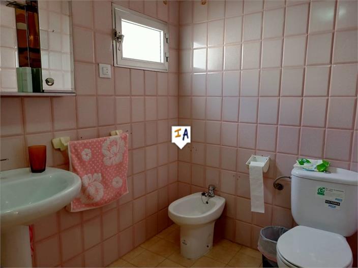 Image No.7-4 Bed House for sale