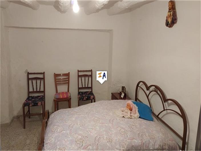 Image No.7-5 Bed House for sale