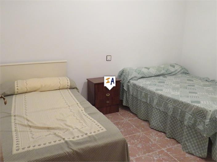 Image No.12-6 Bed House for sale