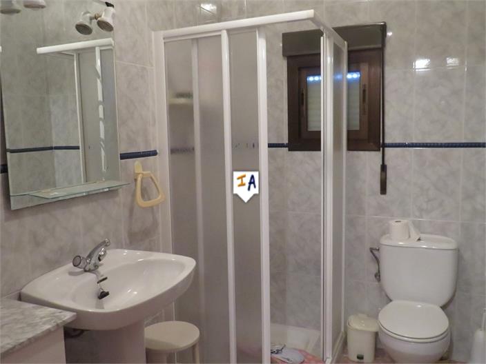 Image No.13-6 Bed House for sale