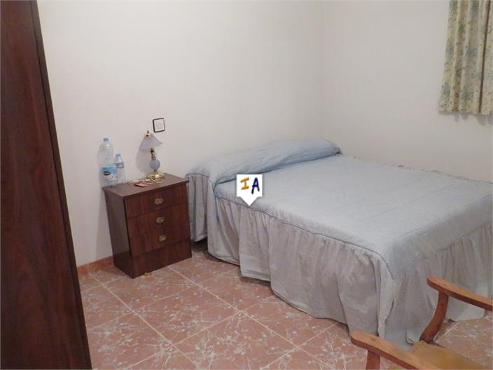 Image No.16-6 Bed House for sale