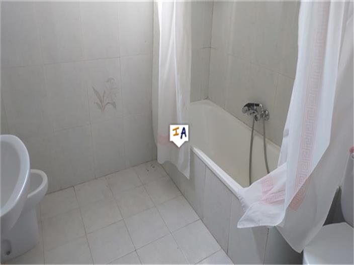 Image No.9-4 Bed House for sale