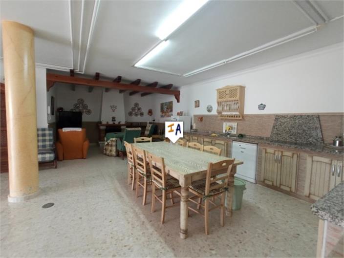 Image No.12-8 Bed Villa for sale