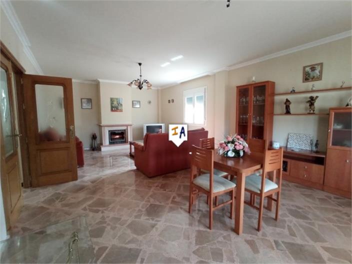 Image No.5-8 Bed Villa for sale