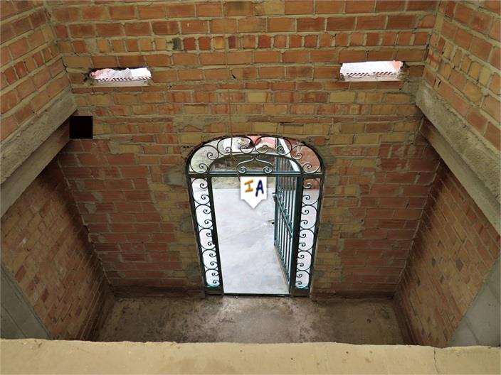 Image No.12-4 Bed House for sale