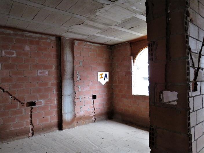 Image No.9-4 Bed House for sale