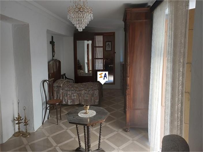 Image No.14-8 Bed House for sale