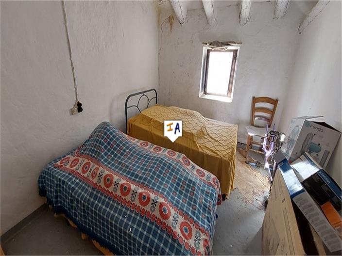 Image No.13-6 Bed House for sale