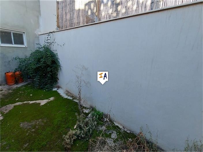 Image No.5-6 Bed House for sale