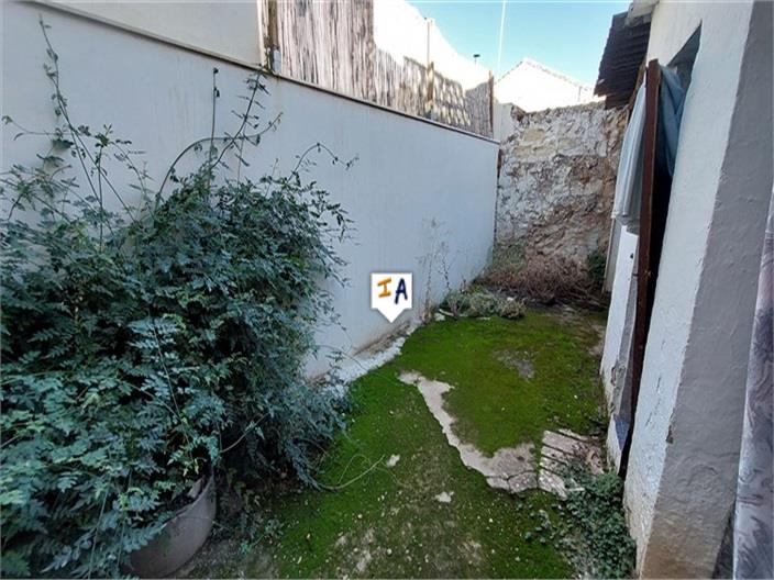 Image No.8-6 Bed House for sale