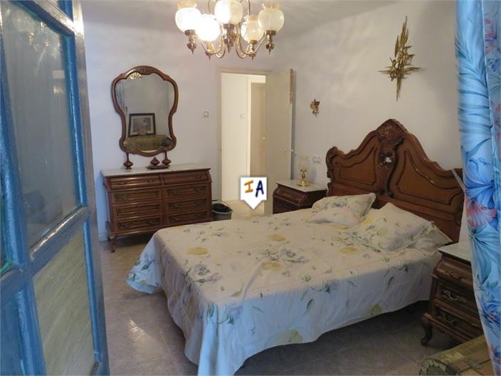 Image No.13-3 Bed House for sale