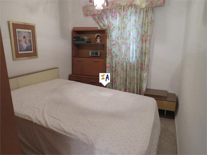 Image No.15-3 Bed House for sale