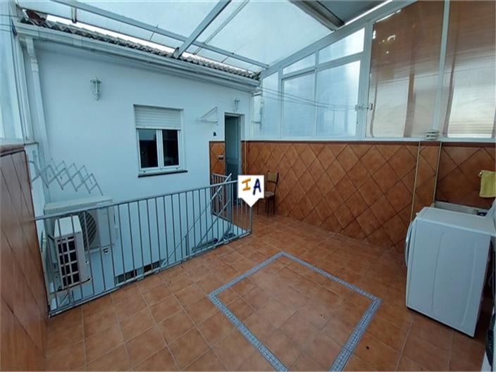 Image No.5-6 Bed House for sale