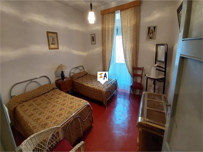 Image No.15-5 Bed House for sale