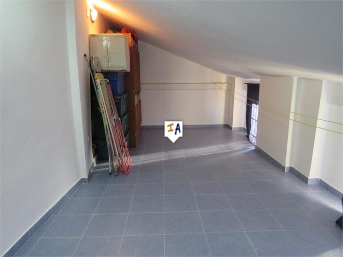 Image No.6-3 Bed House for sale