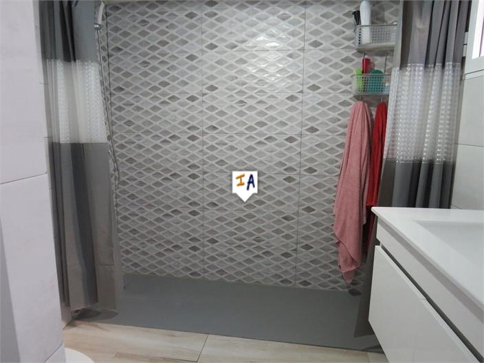 Image No.10-3 Bed House for sale