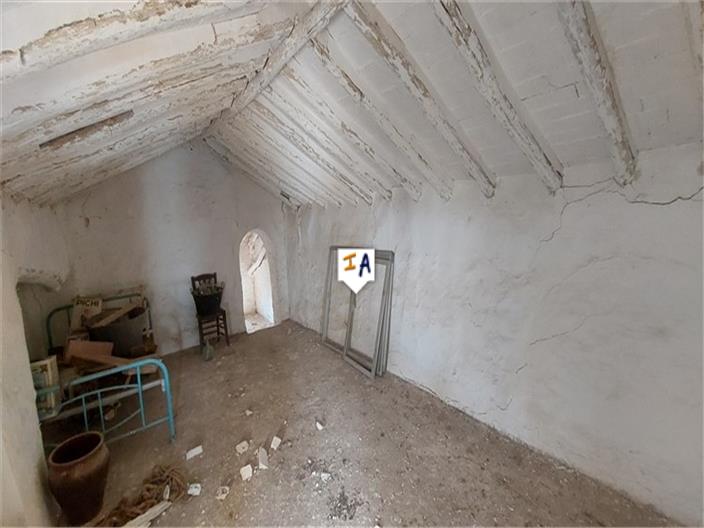 Image No.14-4 Bed House for sale