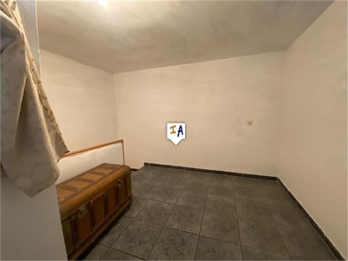 Image No.4-2 Bed House for sale