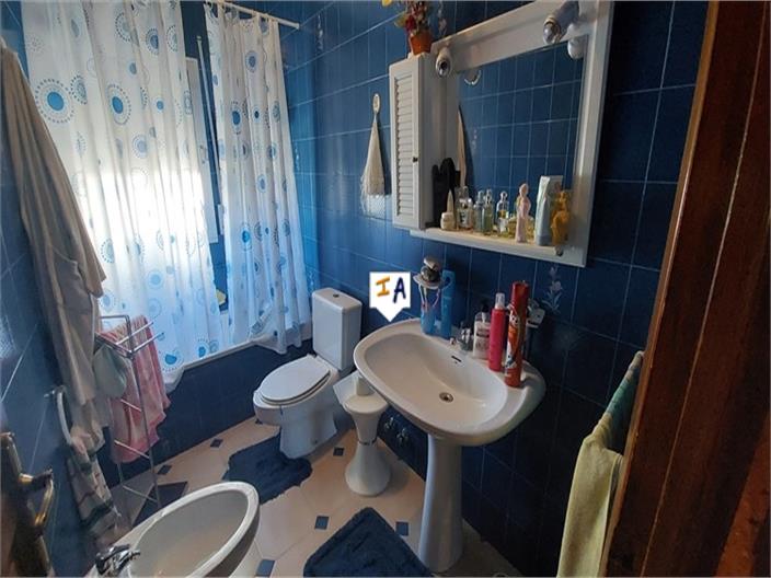 Image No.15-4 Bed House for sale