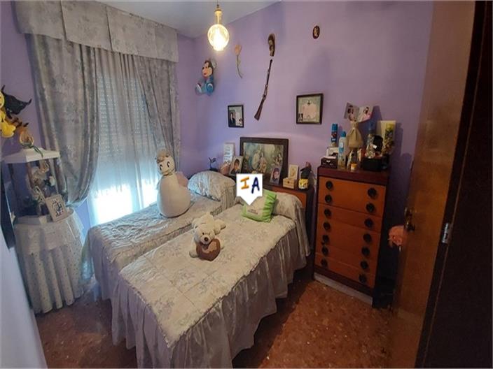 Image No.16-4 Bed House for sale