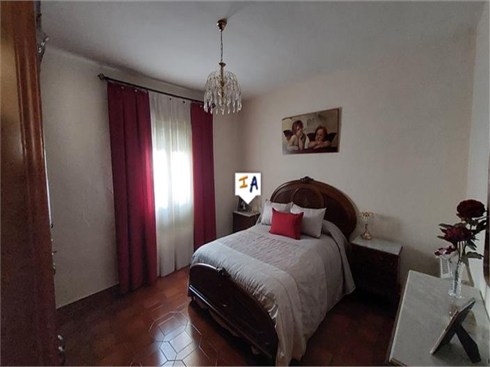 Image No.13-4 Bed House for sale