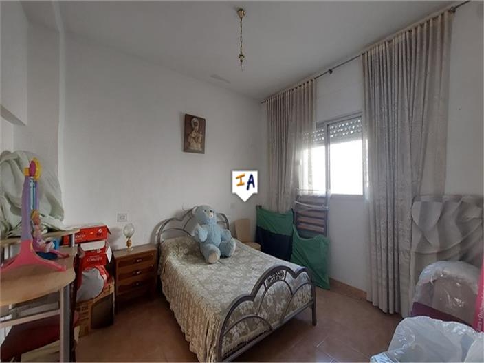 Image No.9-3 Bed House for sale