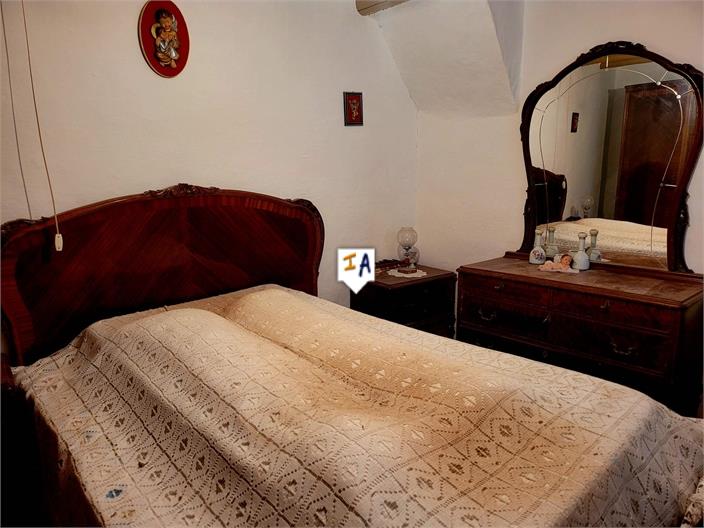 Image No.15-2 Bed Farmhouse for sale