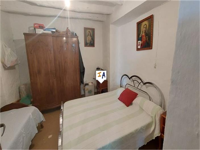 Image No.12-3 Bed Farmhouse for sale