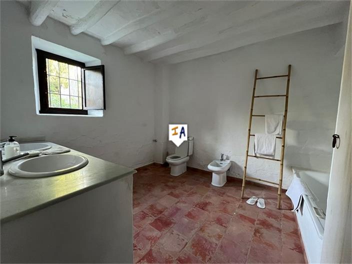 Image No.9-Ferme de 4 chambres à vendre à Rute