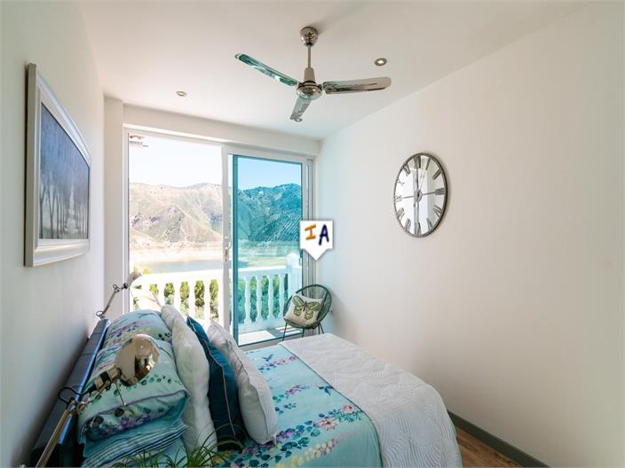 Image No.13-Villa de 6 chambres à vendre à Iznájar