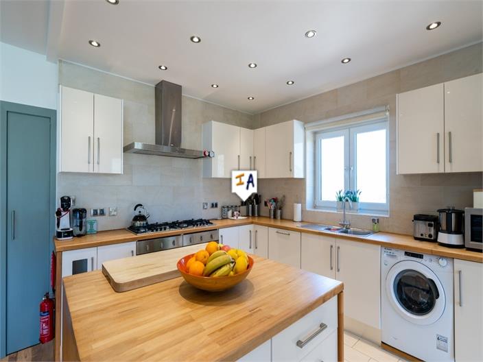 Image No.9-Villa de 6 chambres à vendre à Iznájar