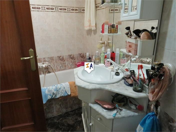 Image No.12-3 Bed Commercial for sale