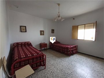 th556111