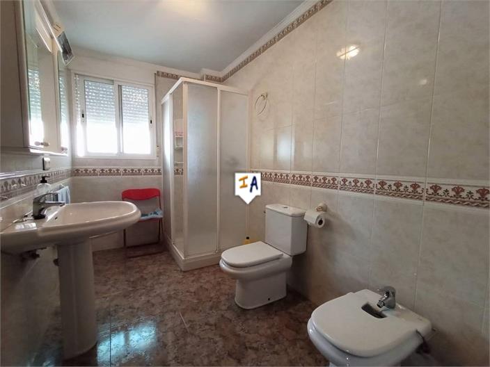 Image No.11-6 Bed House for sale