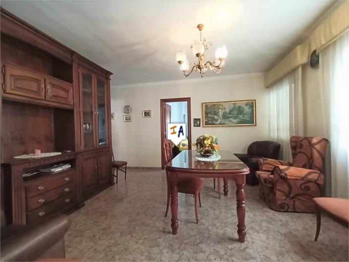 Image No.6-6 Bed House for sale