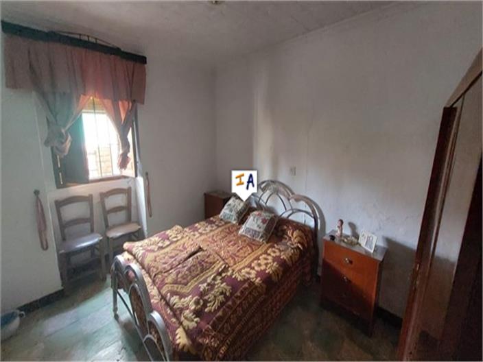 Image No.13-3 Bed House for sale