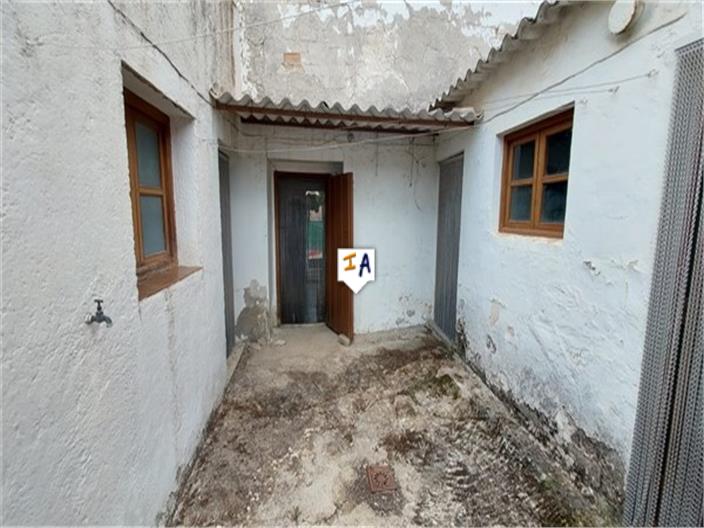 Image No.15-3 Bed House for sale